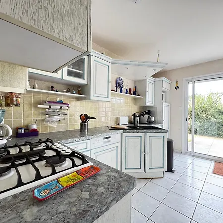 Holiday home Les Colombes - Tv, Parking, Familiale, Jardin *